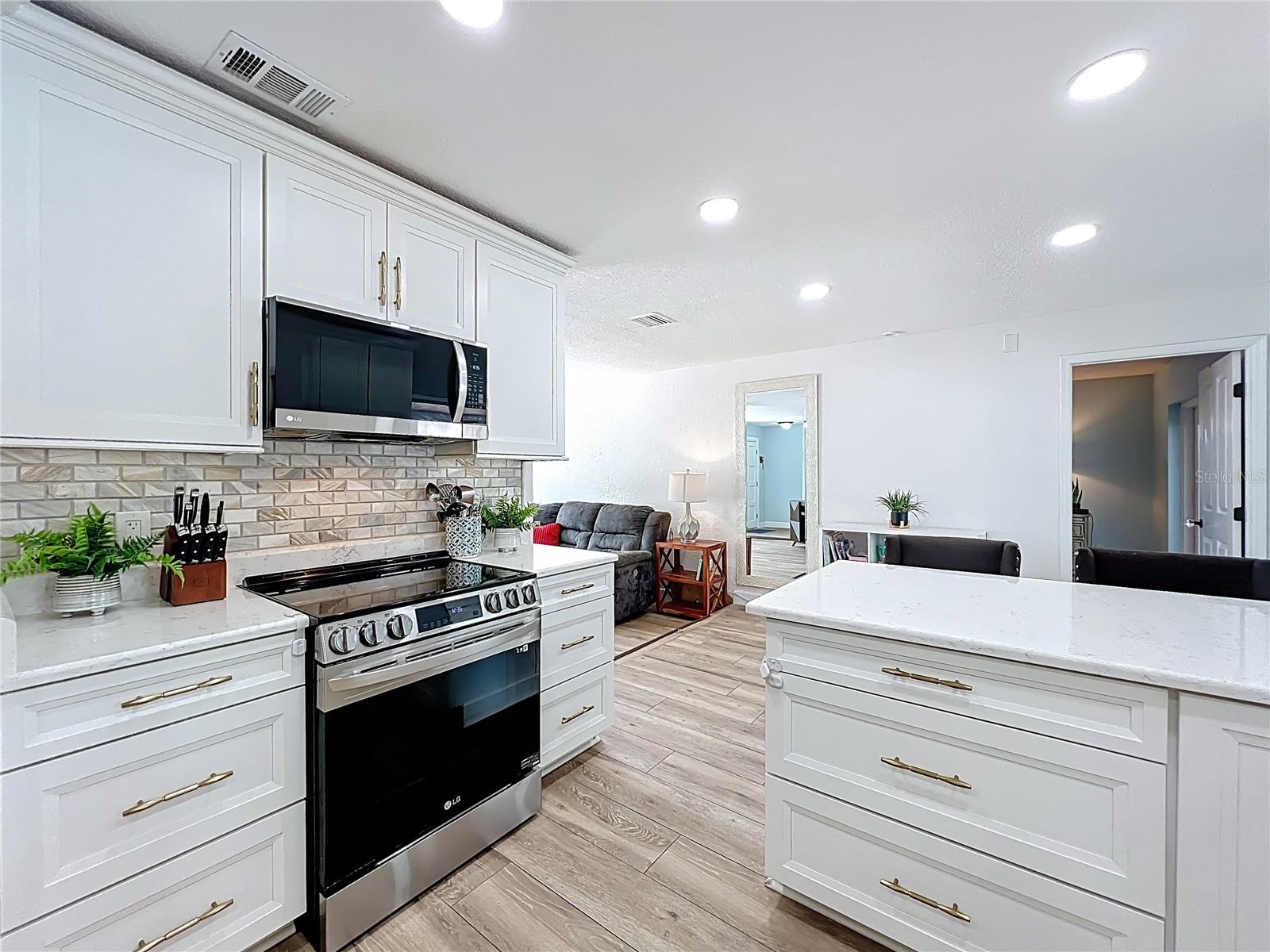 Image 23 of 61 For 5317 Myrica Road