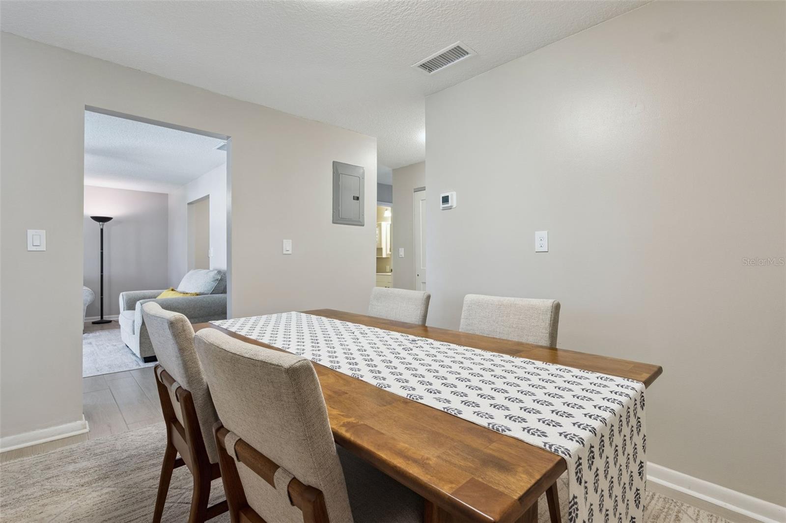 Image 10 of 34 For 525 Conway Road 202