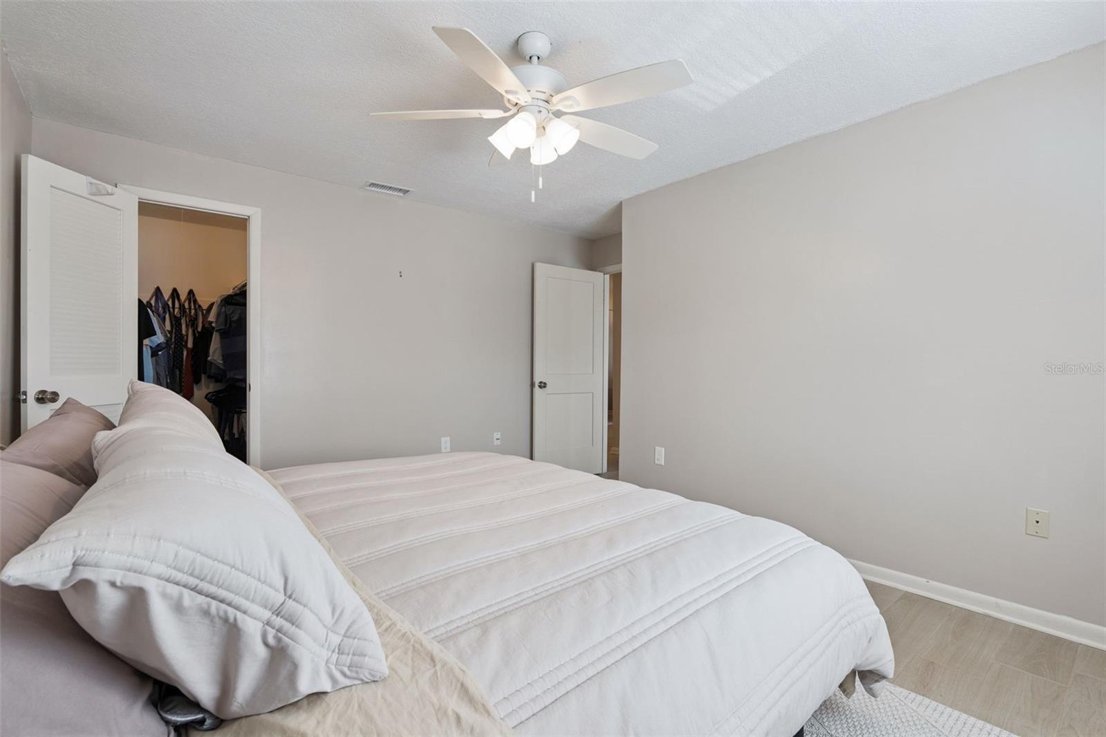 Image 15 of 34 For 525 Conway Road 202