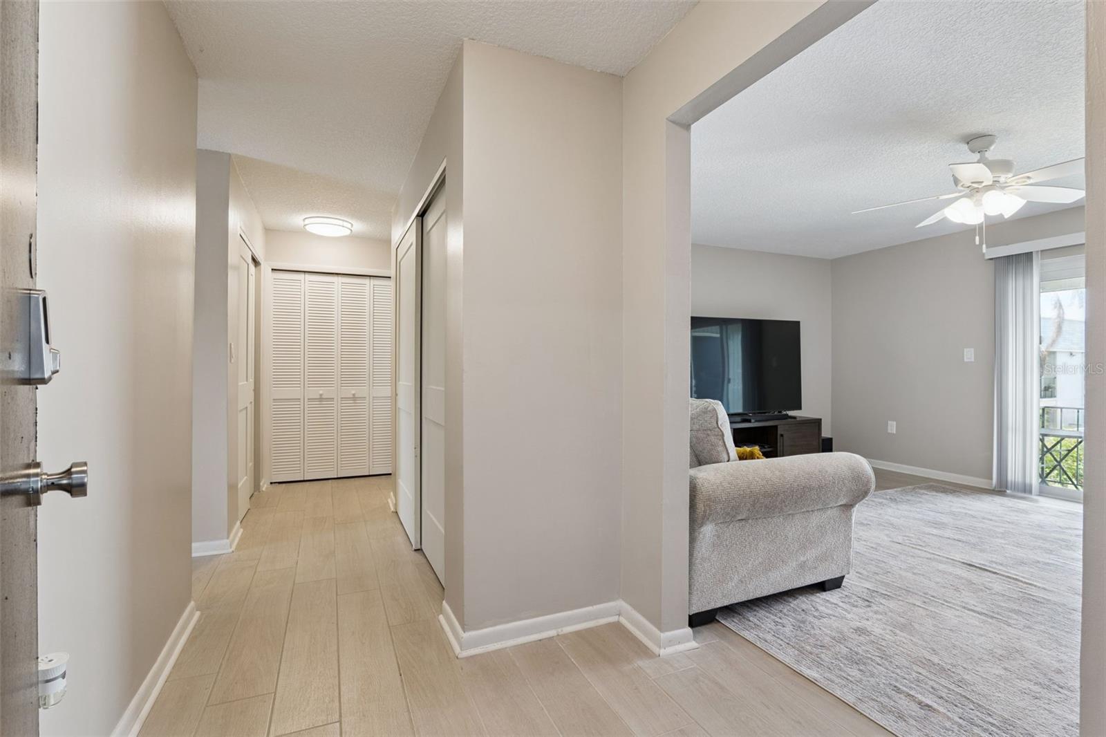 Image 4 of 34 For 525 Conway Road 202