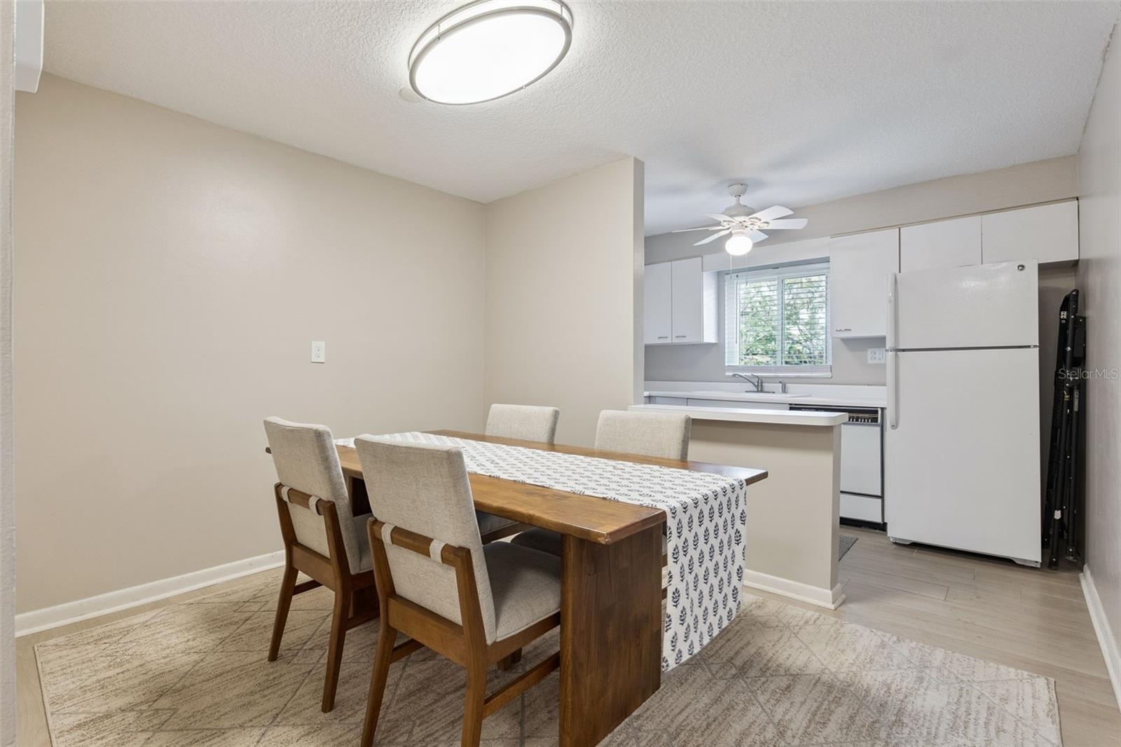 Image 9 of 34 For 525 Conway Road 202