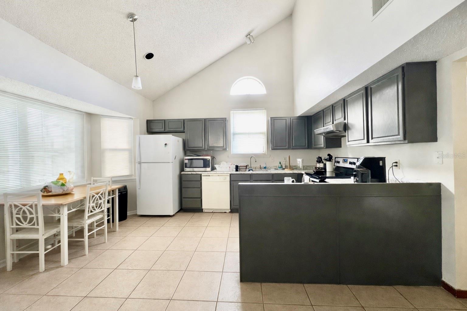 Image 16 of 22 For 2627 Coventry Lane