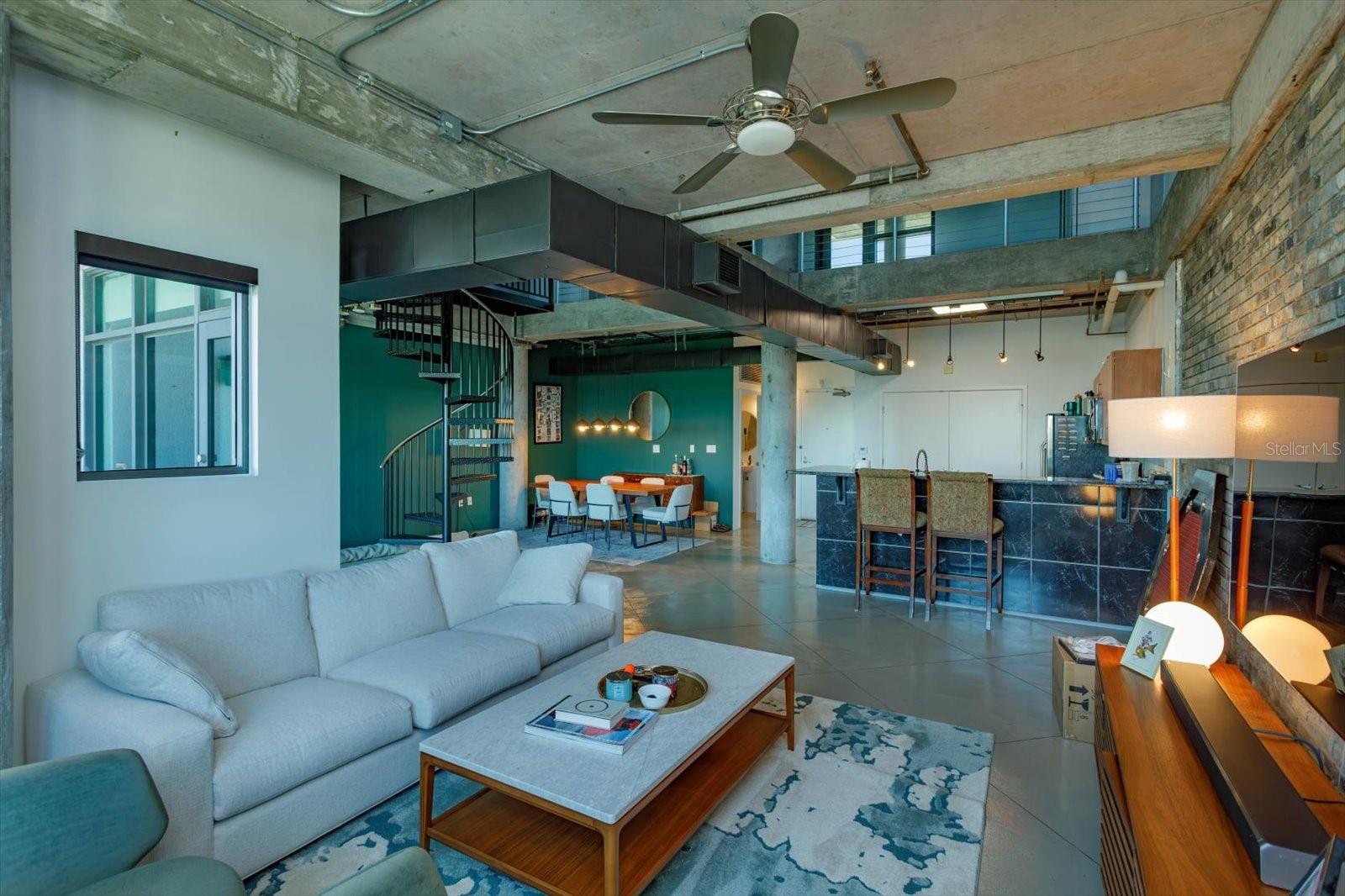 Image 11 of 28 For 10 Summerlin Avenue 55