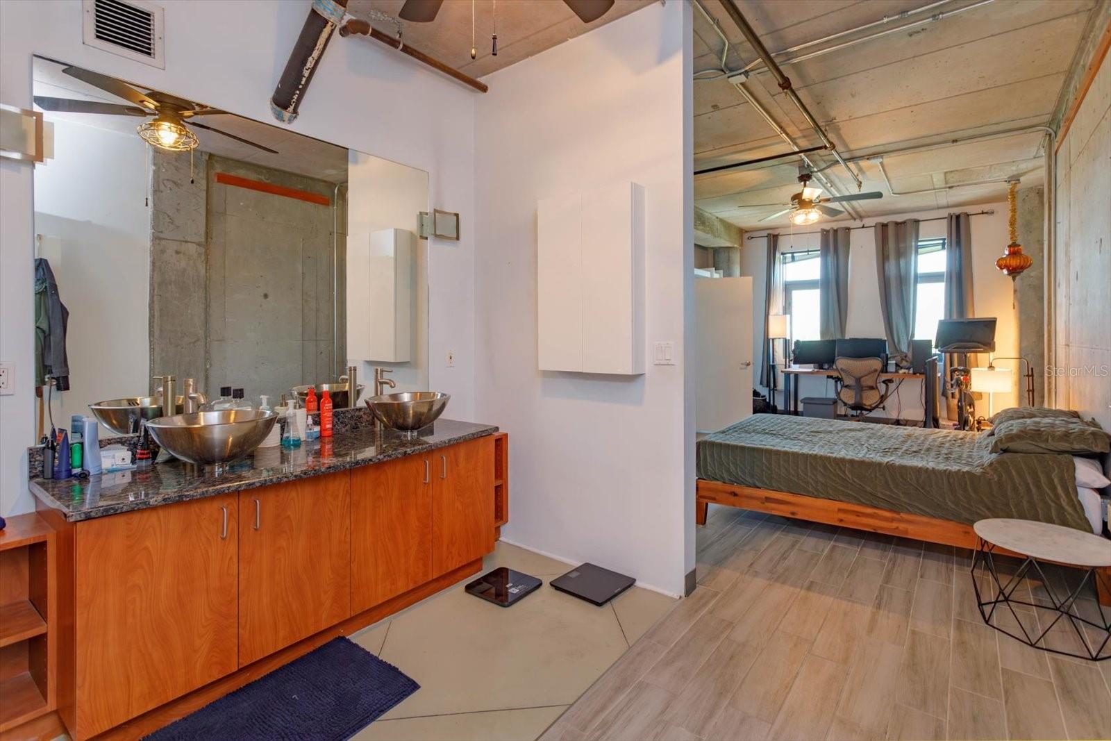 Image 14 of 28 For 10 Summerlin Avenue 55