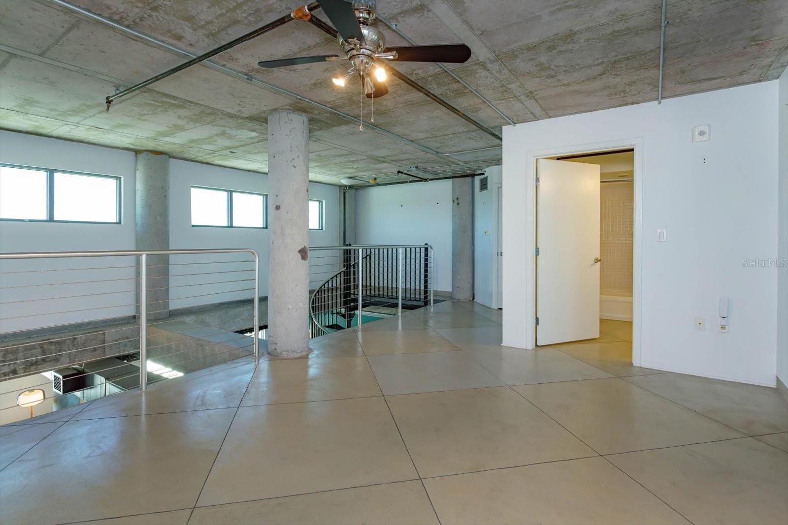 Image 20 of 28 For 10 Summerlin Avenue 55