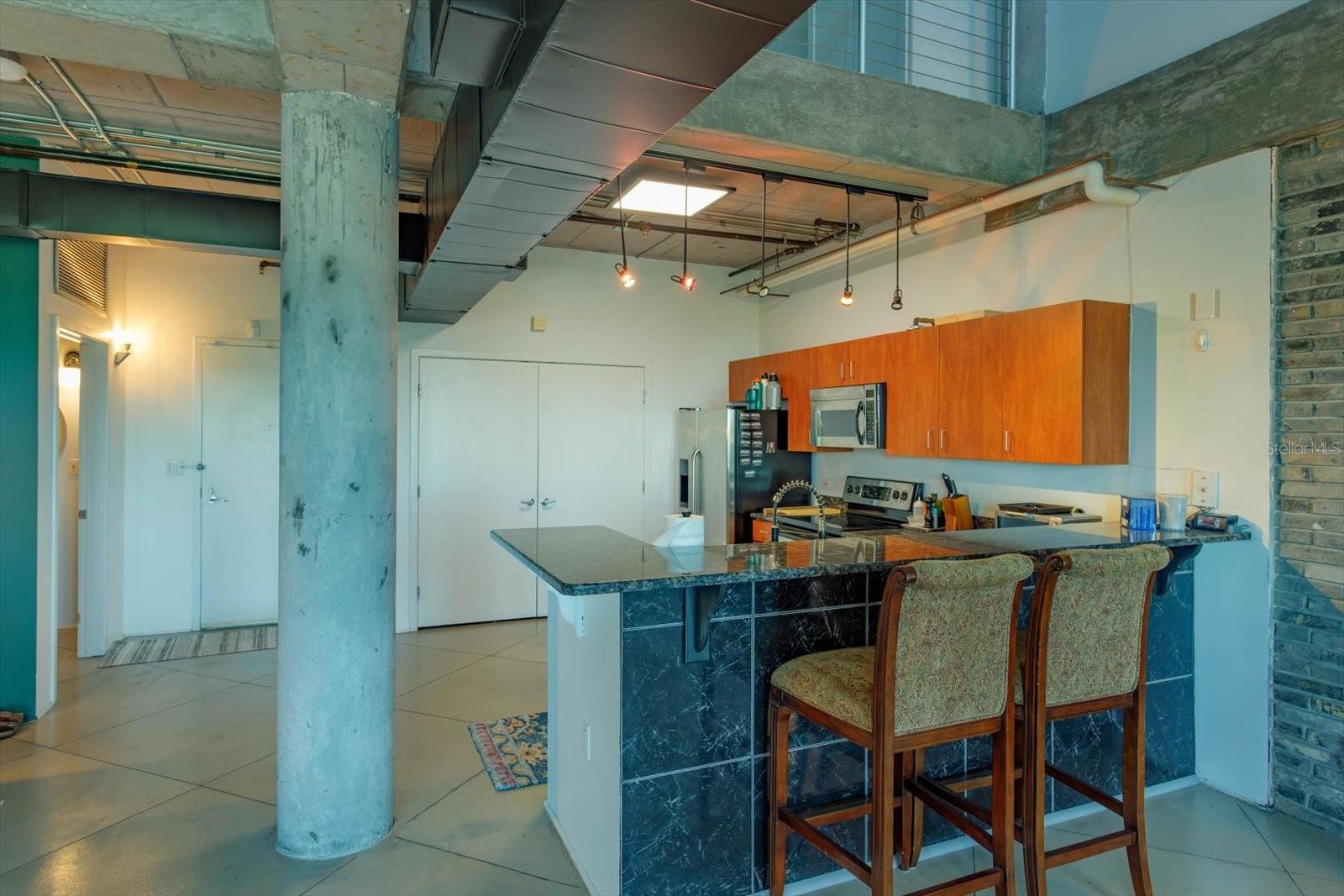 Image 3 of 28 For 10 Summerlin Avenue 55