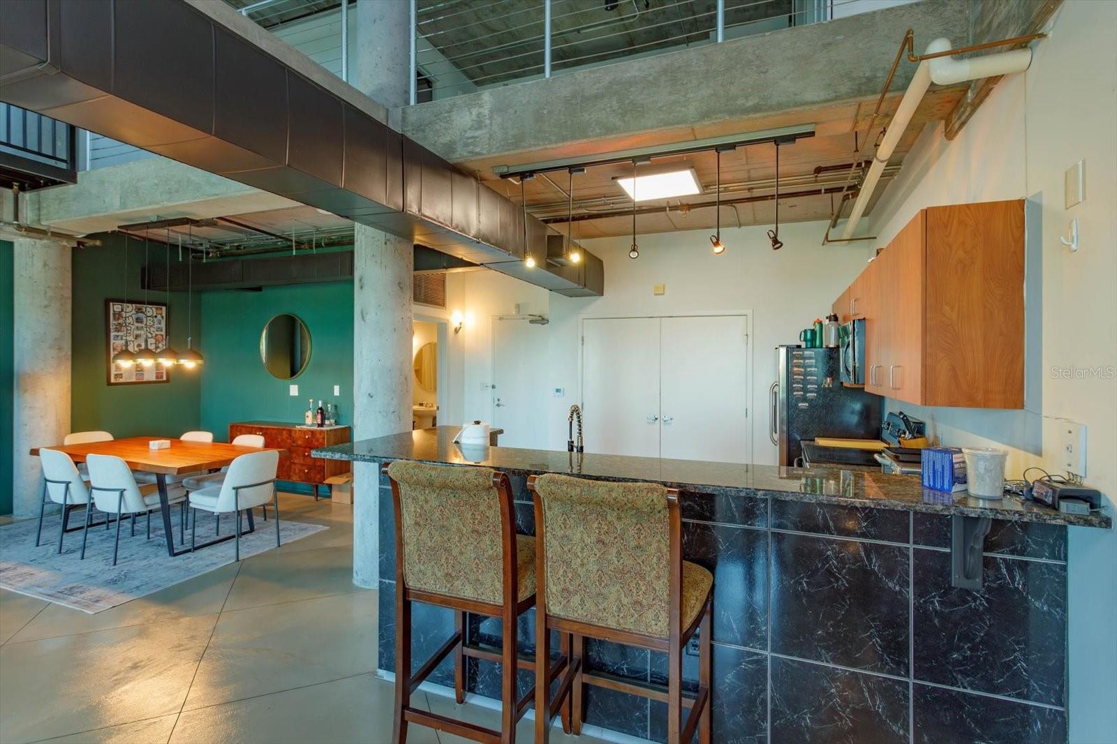 Image 4 of 28 For 10 Summerlin Avenue 55