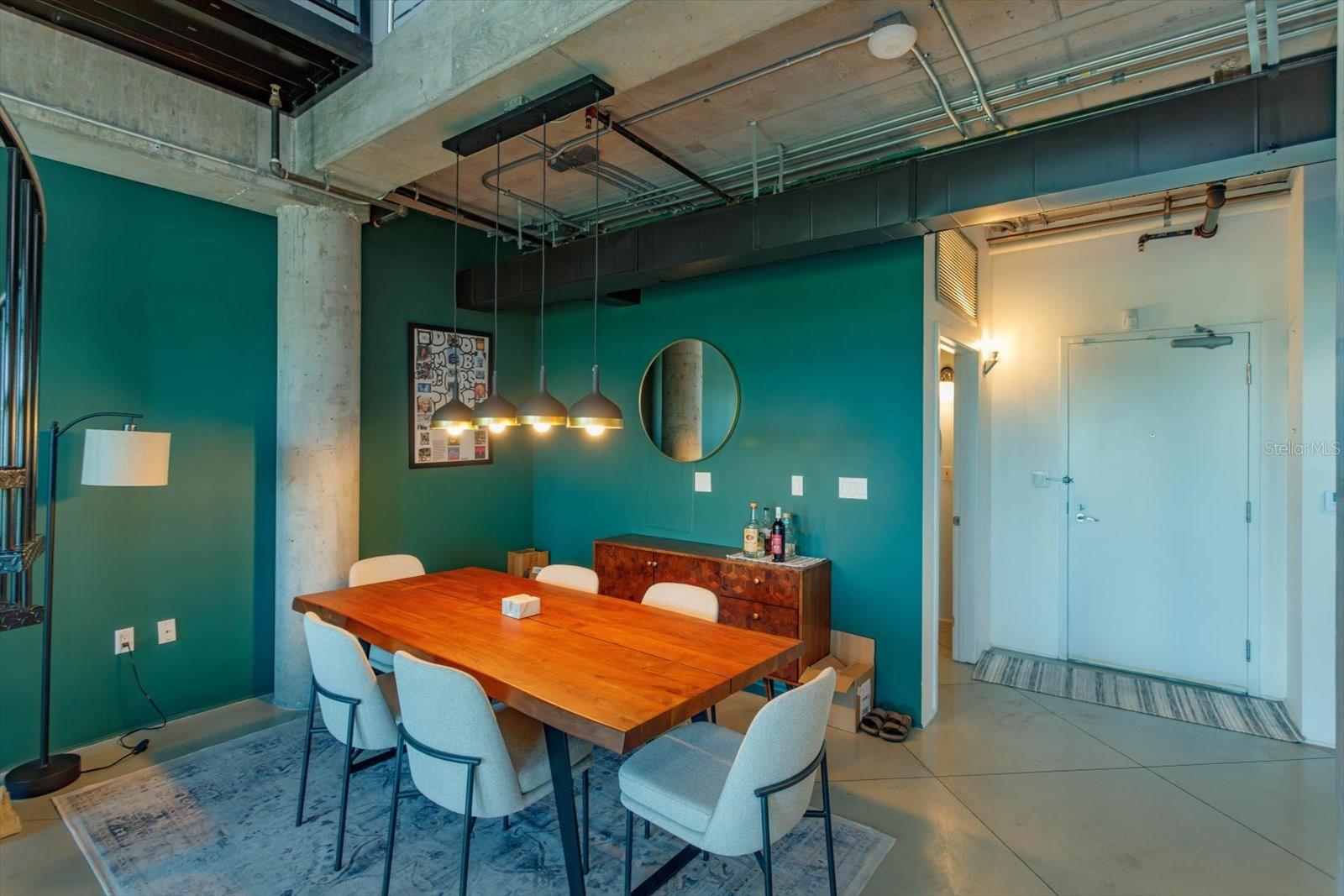 Image 6 of 28 For 10 Summerlin Avenue 55