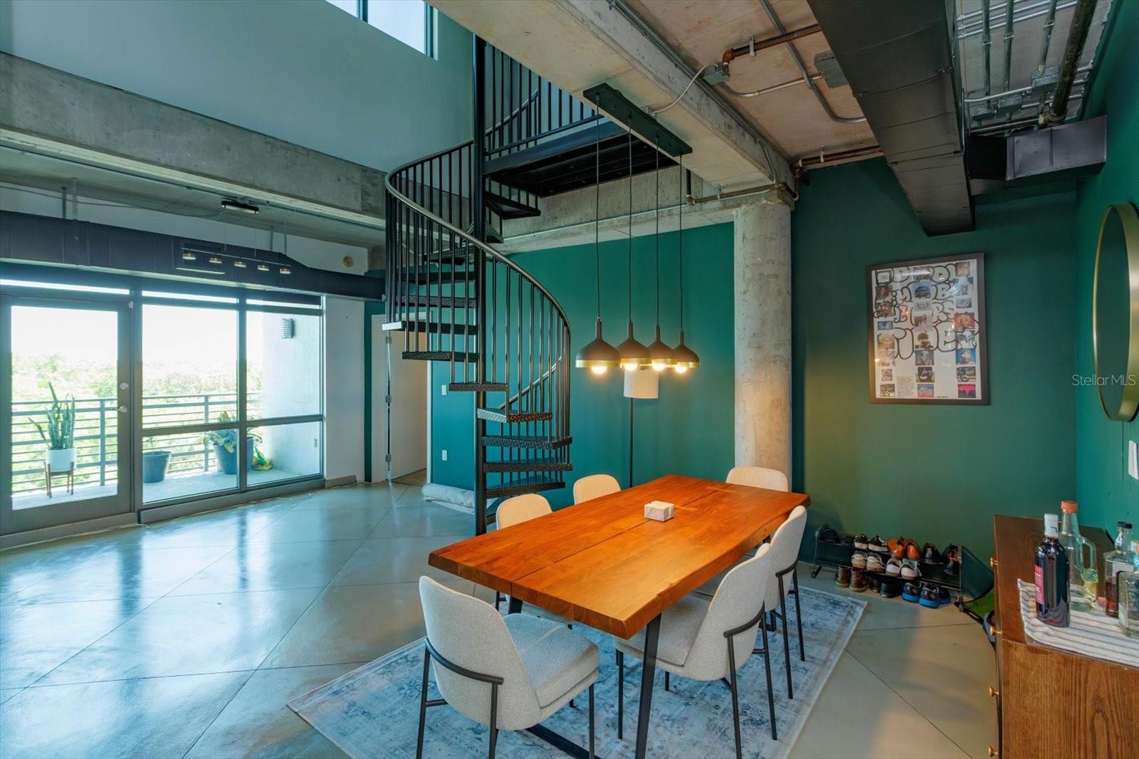 Image 7 of 28 For 10 Summerlin Avenue 55