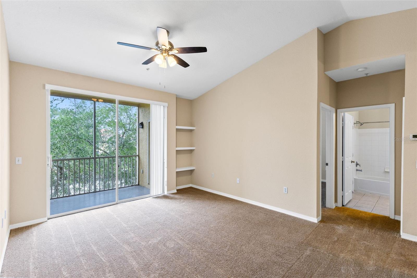 Image 4 of 24 For 1440 Lake Shadow Circle 8305