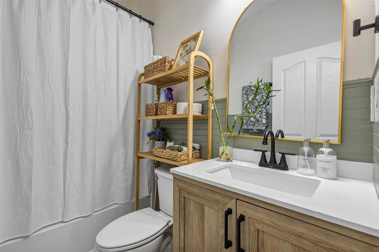 Listing photo id 9 for 3471 Dovetail Avenue