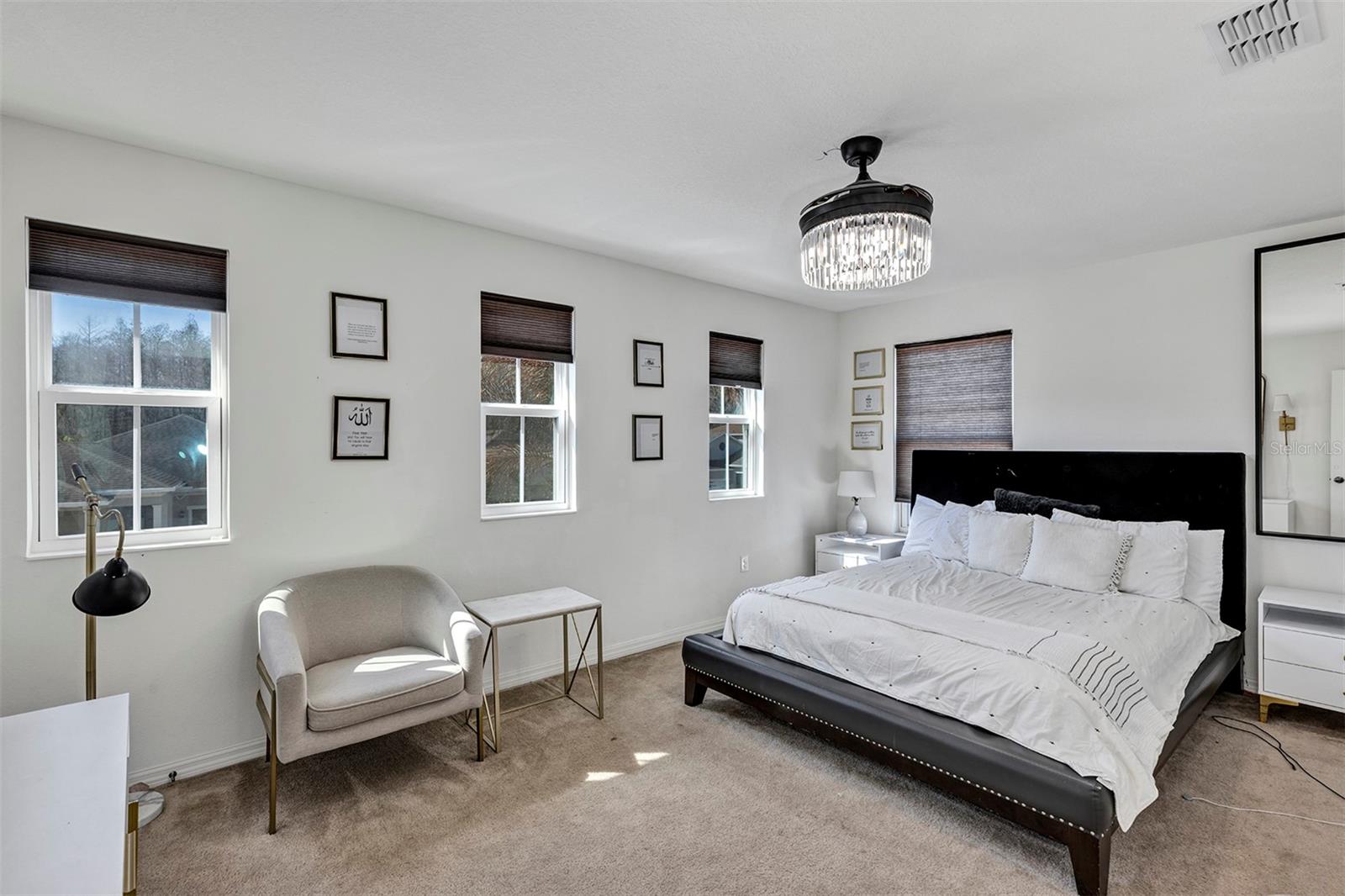 Listing photo id 25 for 3471 Dovetail Avenue