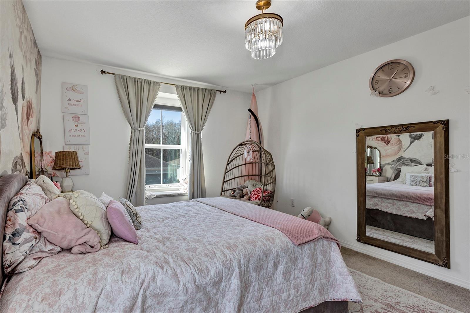 Listing photo id 31 for 3471 Dovetail Avenue