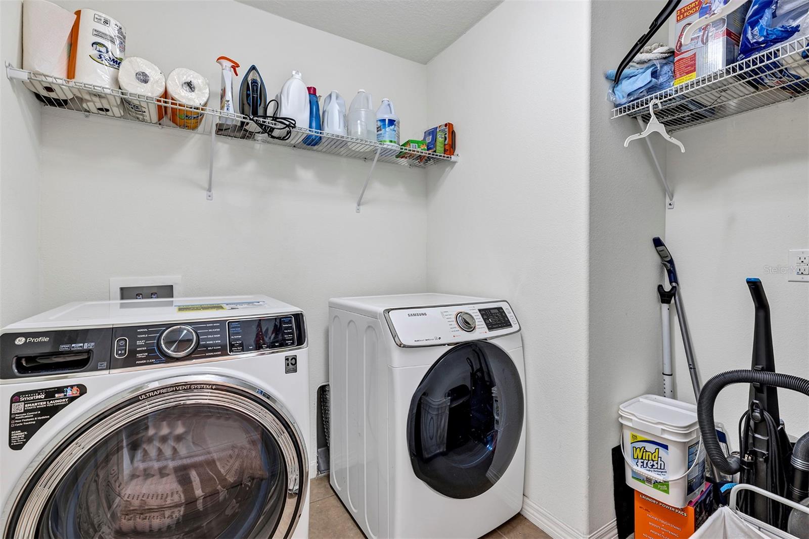 Listing photo id 32 for 3471 Dovetail Avenue