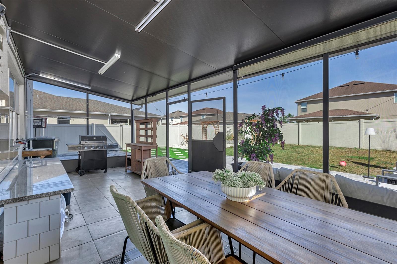 Listing photo id 36 for 3471 Dovetail Avenue