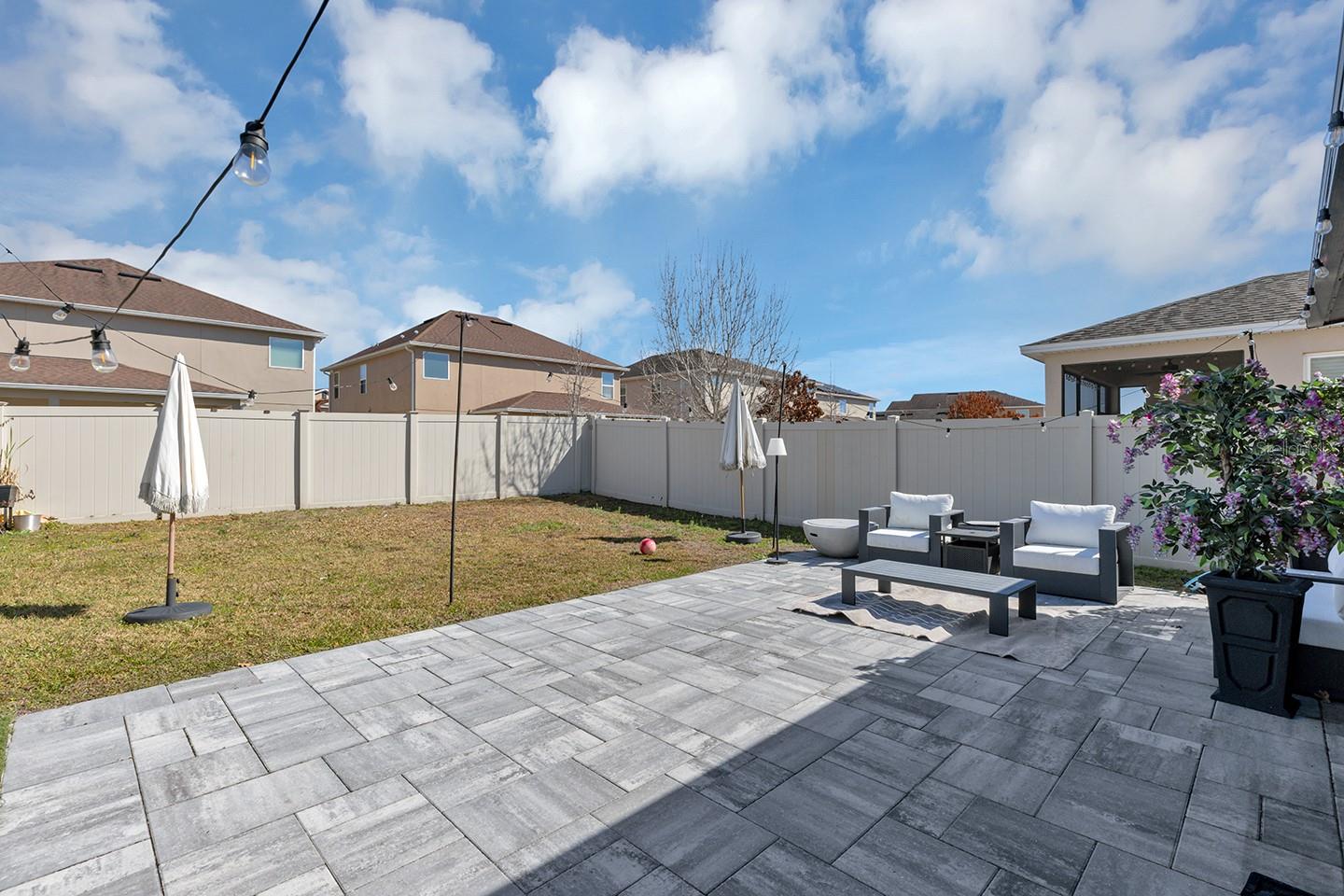 Listing photo id 39 for 3471 Dovetail Avenue