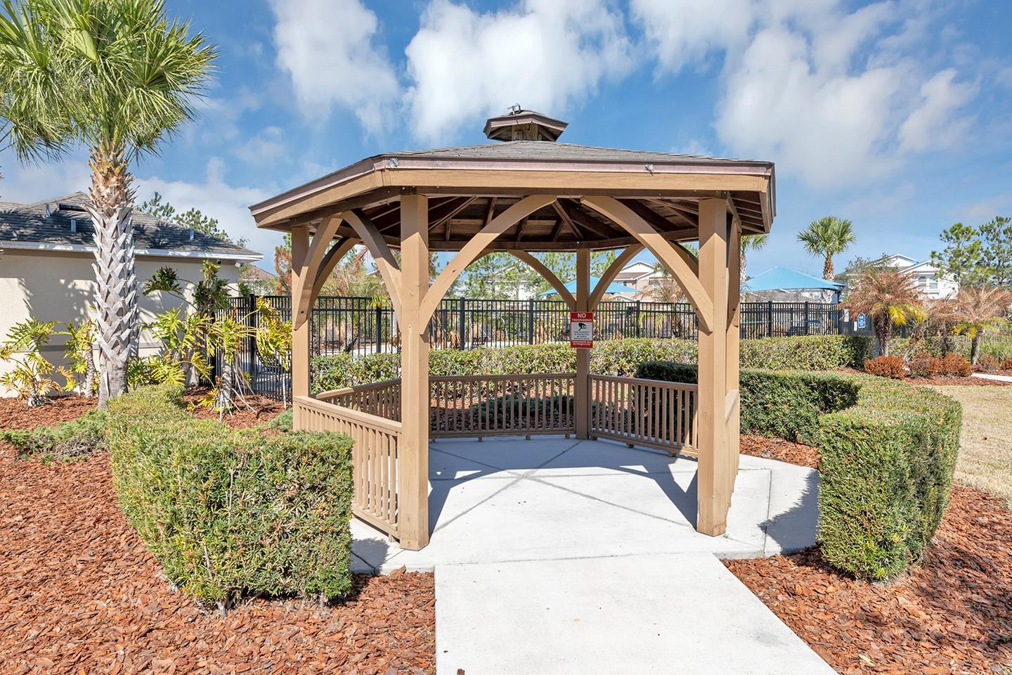 Listing photo id 45 for 3471 Dovetail Avenue