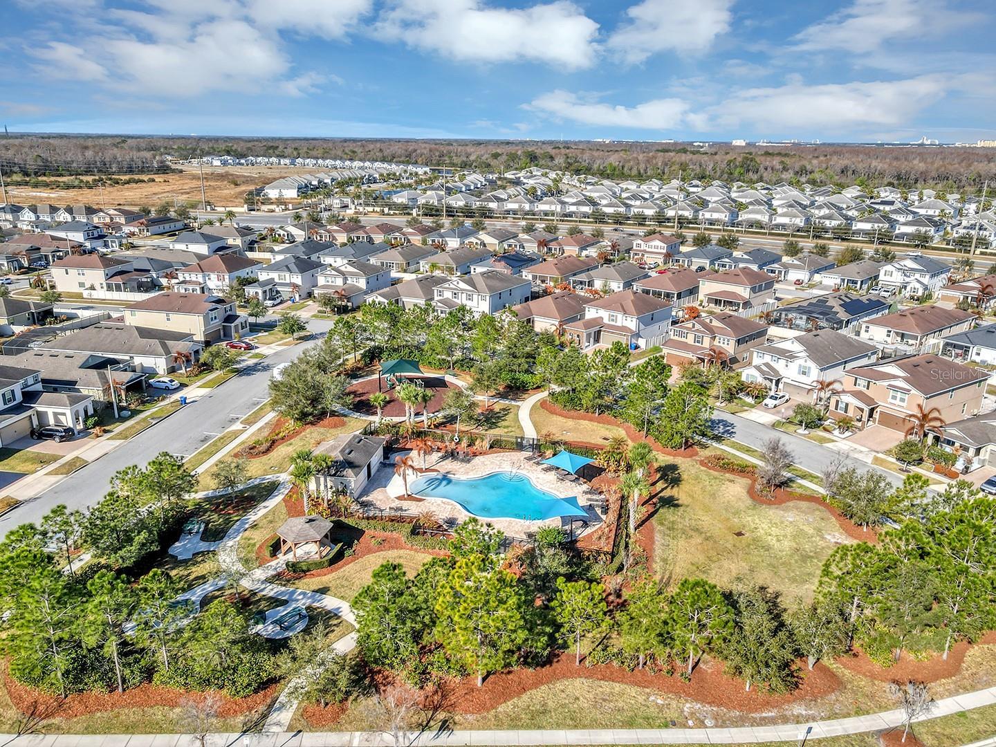 Listing photo id 51 for 3471 Dovetail Avenue