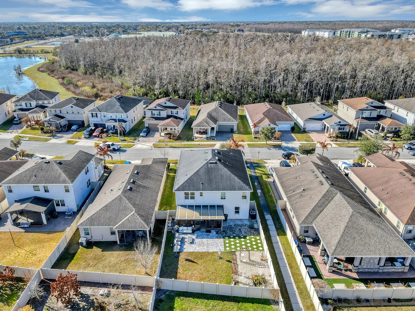 Listing photo id 55 for 3471 Dovetail Avenue