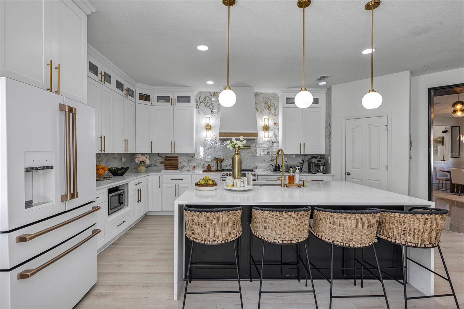 Listing photo id 6 for 3471 Dovetail Avenue