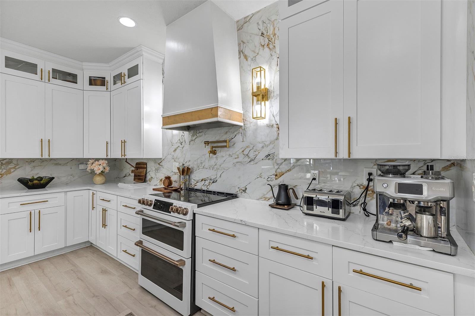 Listing photo id 7 for 3471 Dovetail Avenue