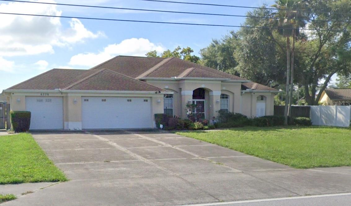 Listing photo id 4 for 6241 Mariner Boulevard