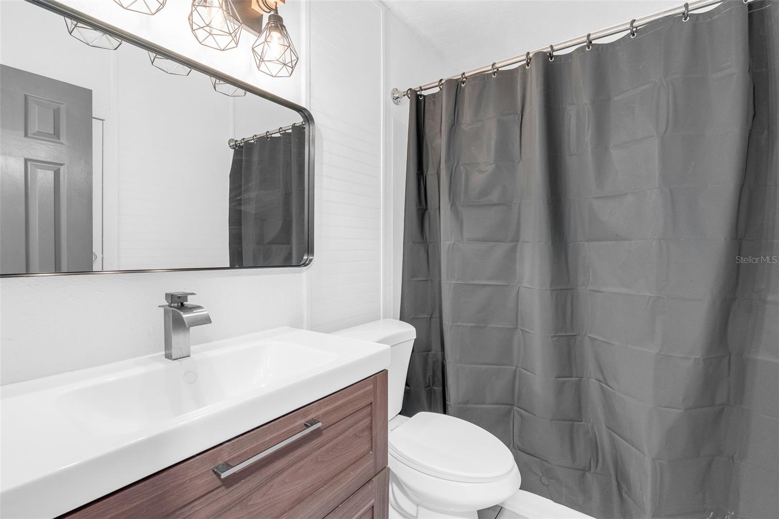 Image 14 of 27 For 271 Lincoln Road