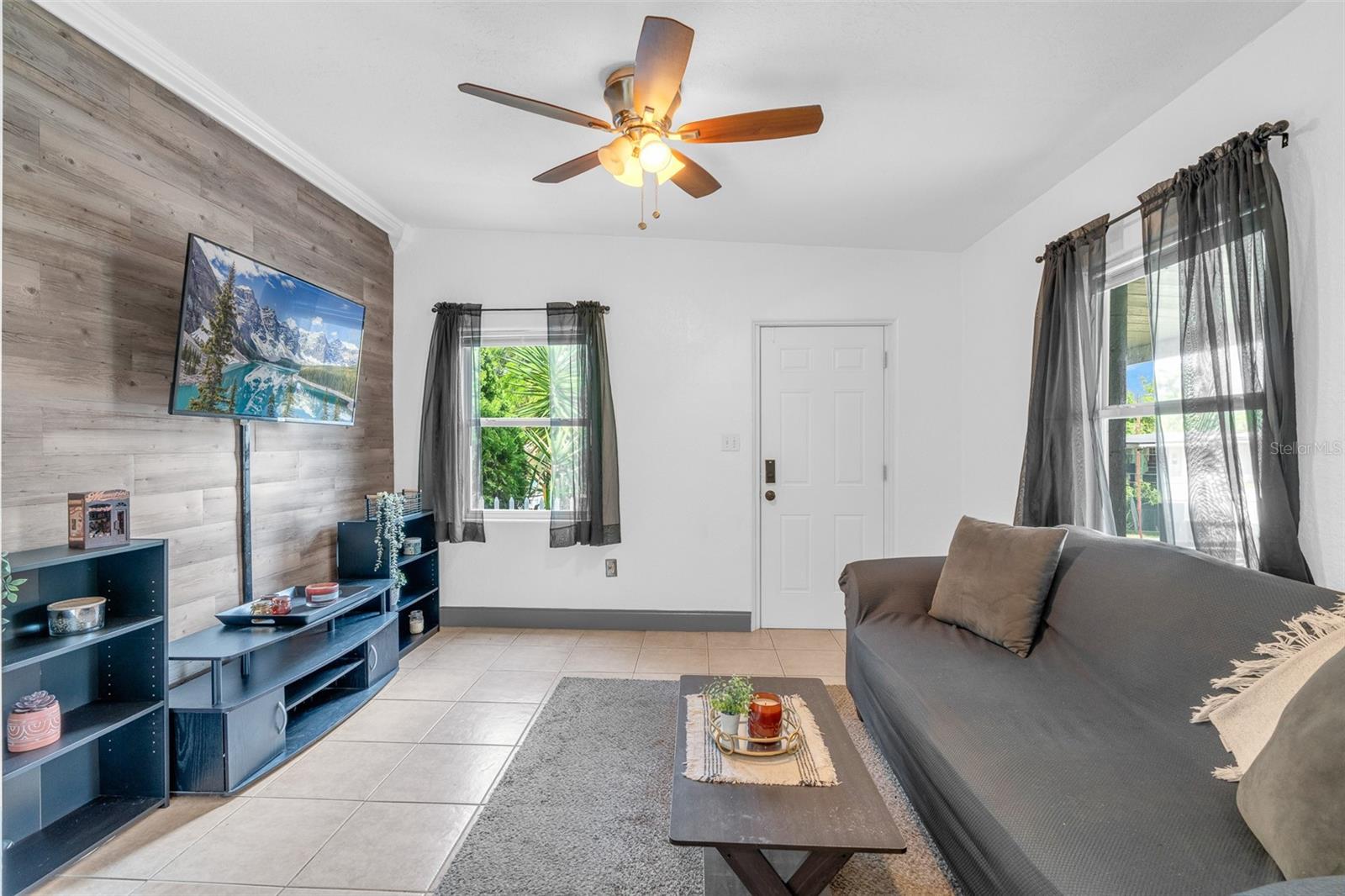 Image 3 of 27 For 271 Lincoln Road