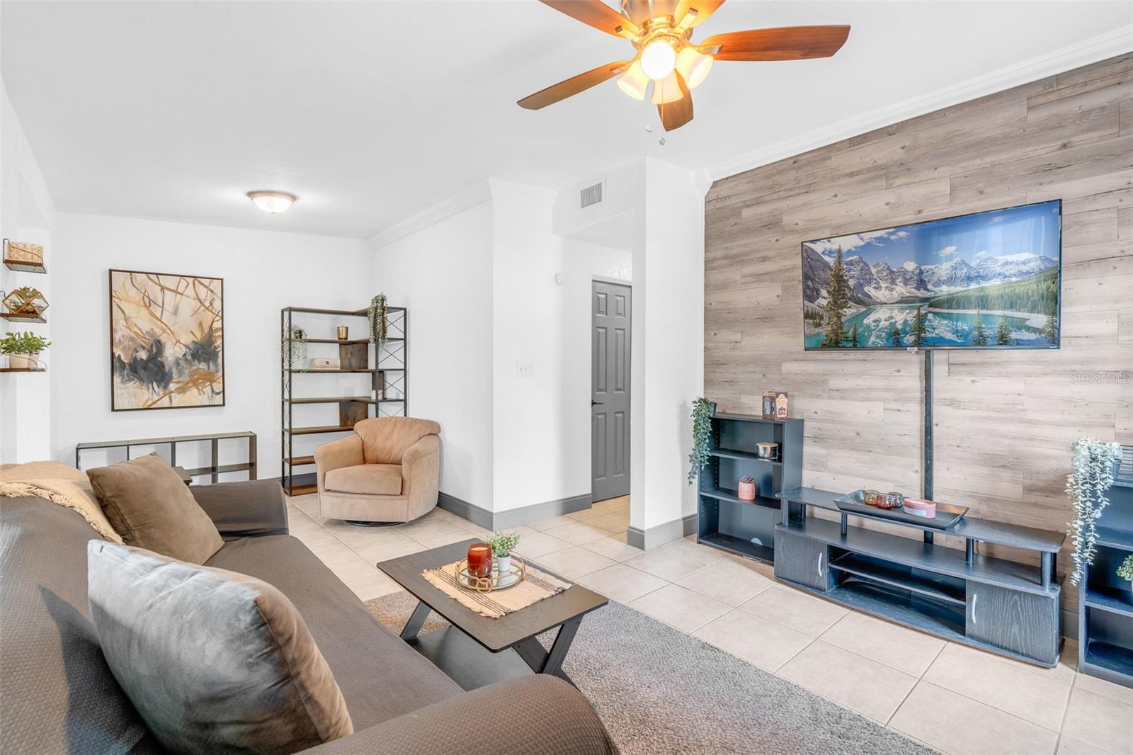 Image 4 of 27 For 271 Lincoln Road