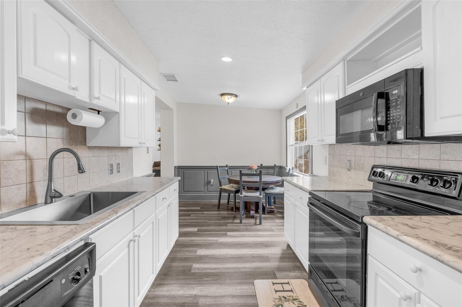 Image 6 of 27 For 271 Lincoln Road