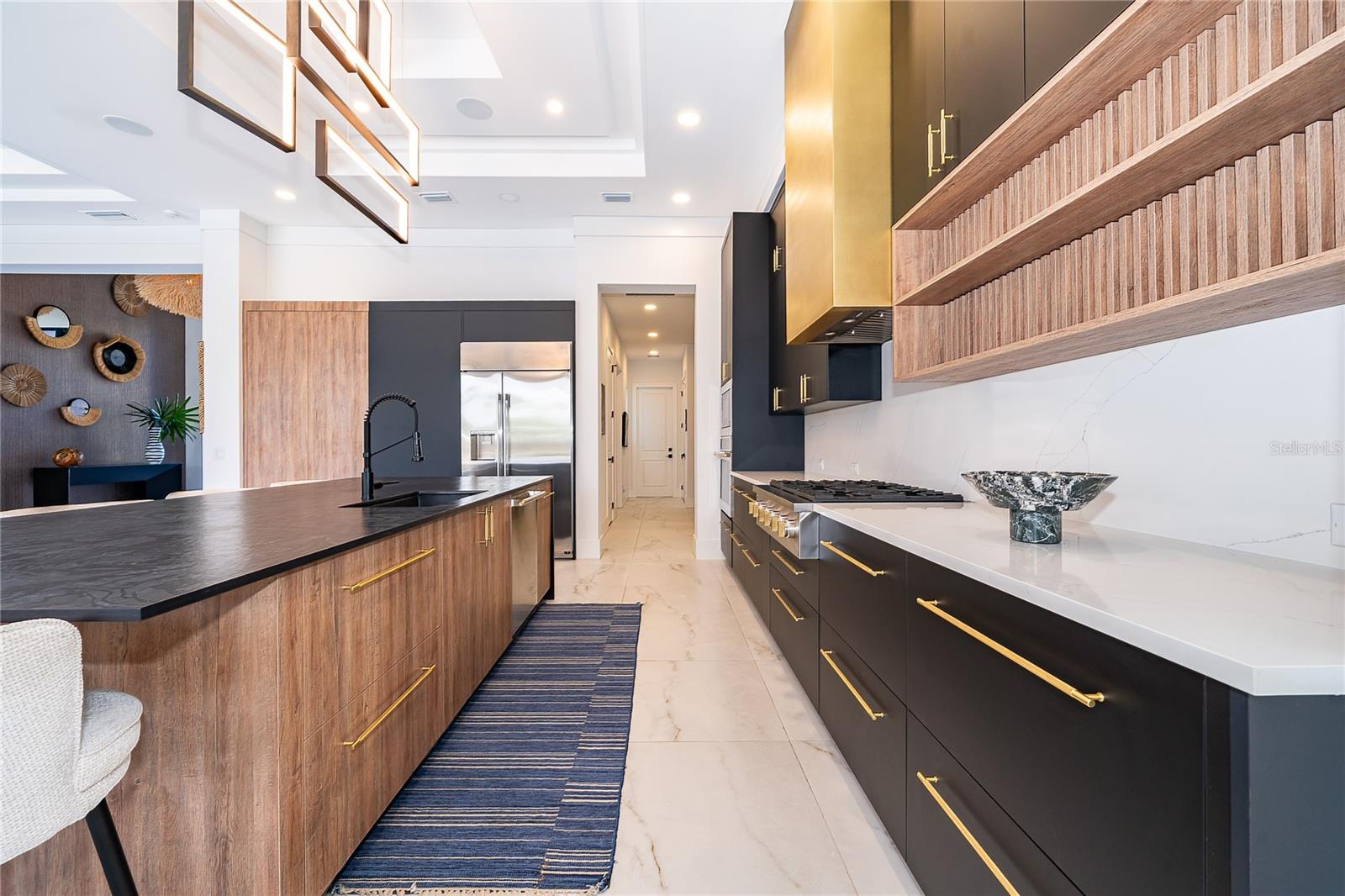 Image 14 of 42 For 15210 Pendio Drive