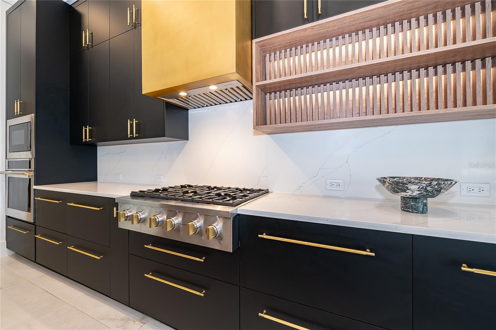 Image 16 of 42 For 15210 Pendio Drive