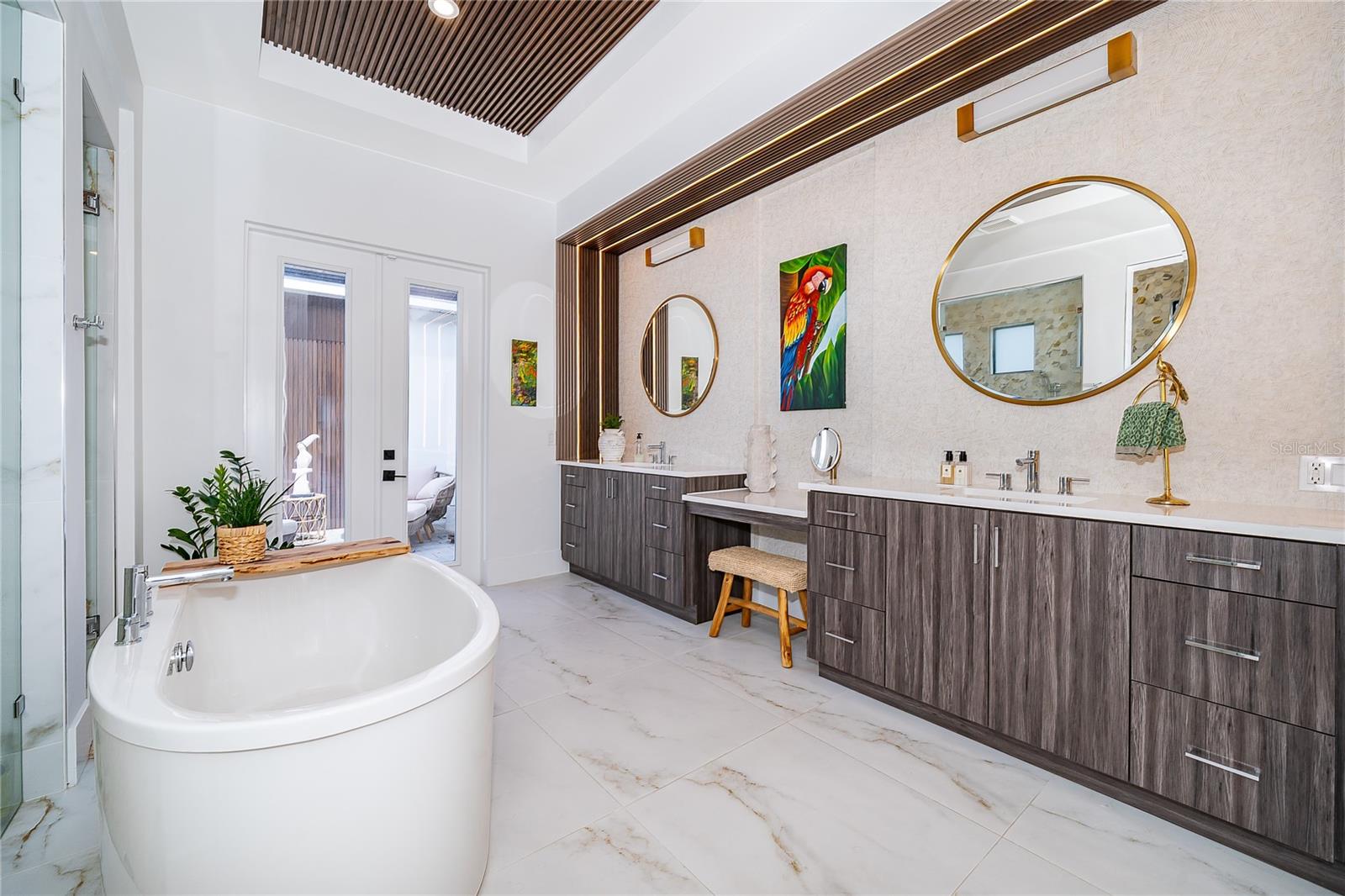 Image 22 of 42 For 15210 Pendio Drive