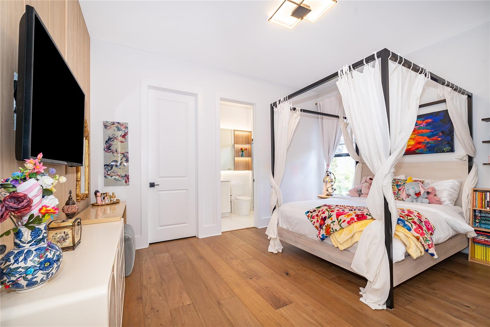 Image 32 of 42 For 15210 Pendio Drive