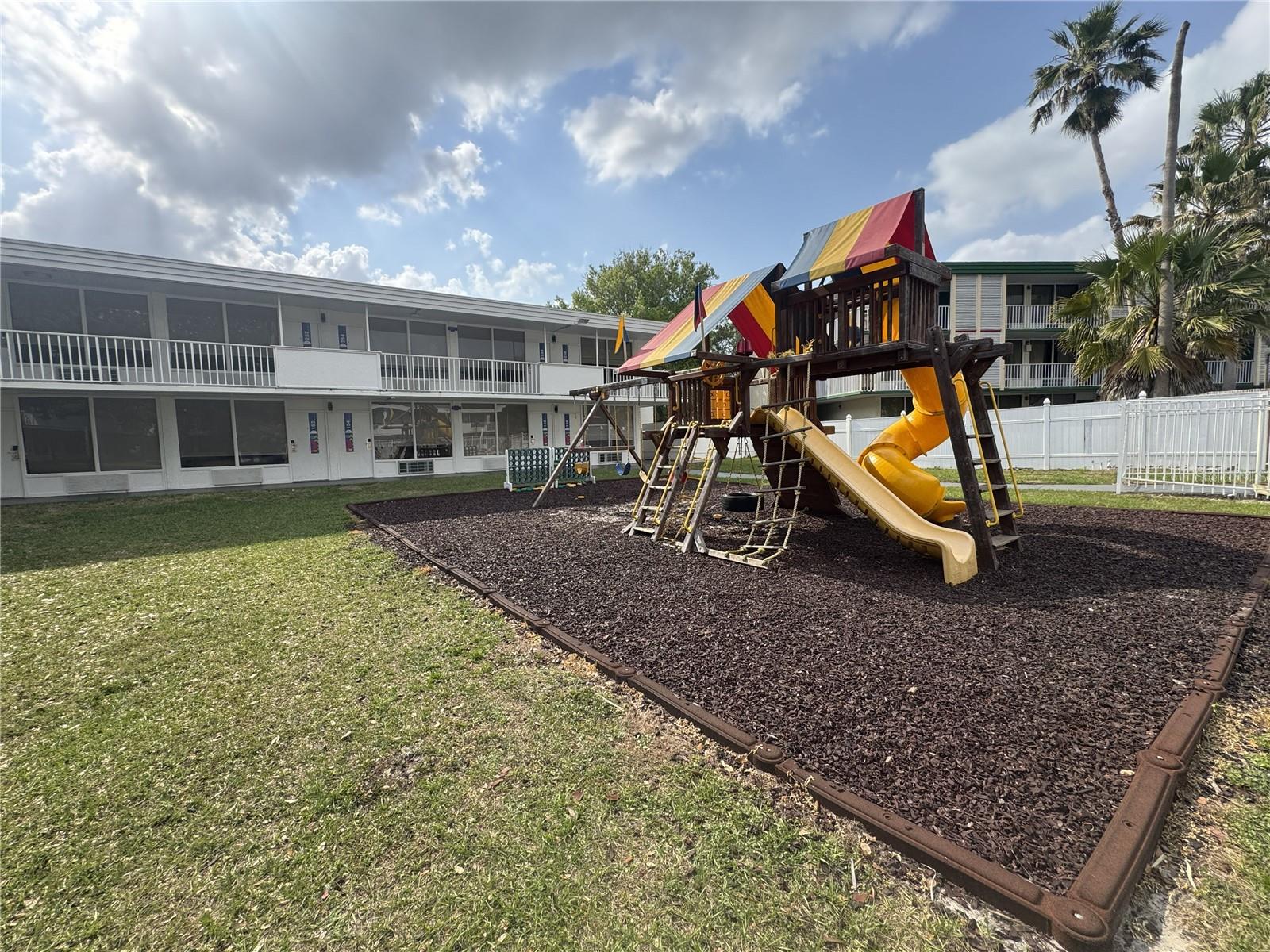 Image 18 of 19 For 2930 Polynesian Isle Boulevard 107