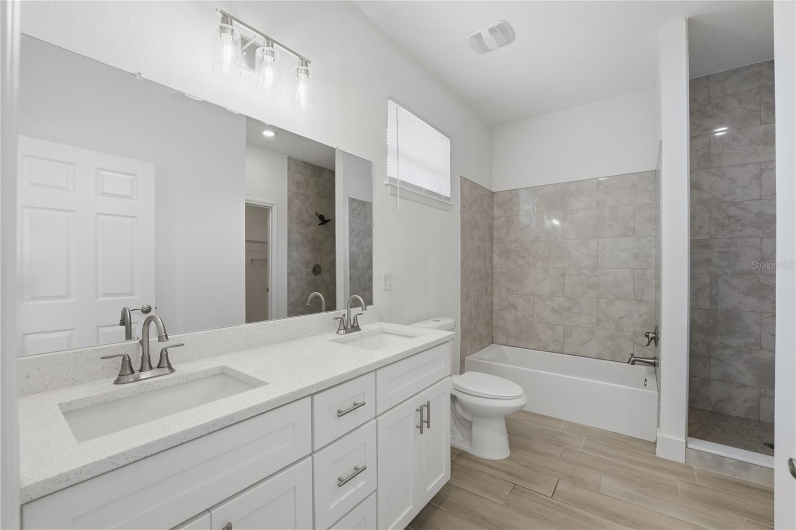 Image 19 of 32 For 535 Marion Oaks Lane