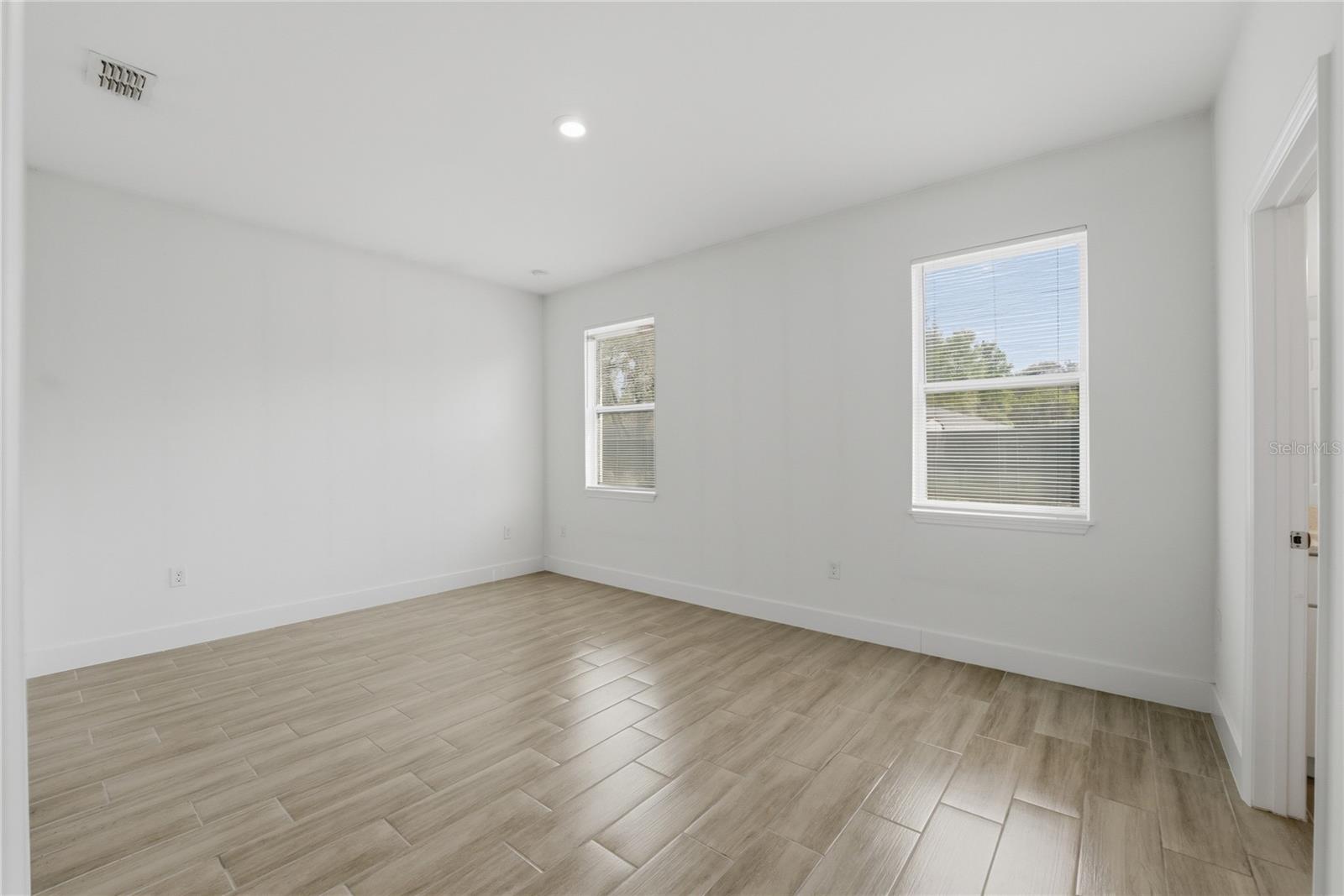 Image 21 of 32 For 535 Marion Oaks Lane