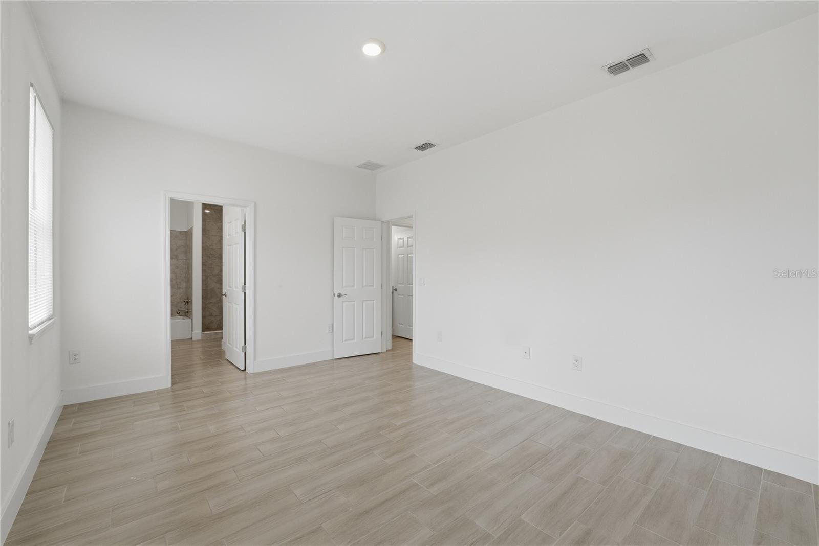 Image 22 of 32 For 535 Marion Oaks Lane