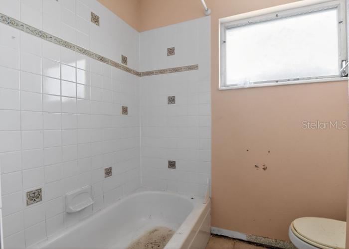 Image 17 of 20 For 462 Ridgewood Street Nw