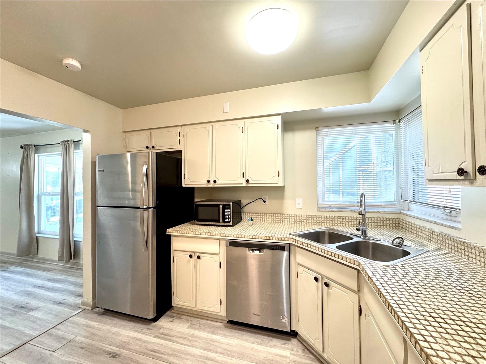 Image 11 of 27 For 1074 Gerona Avenue