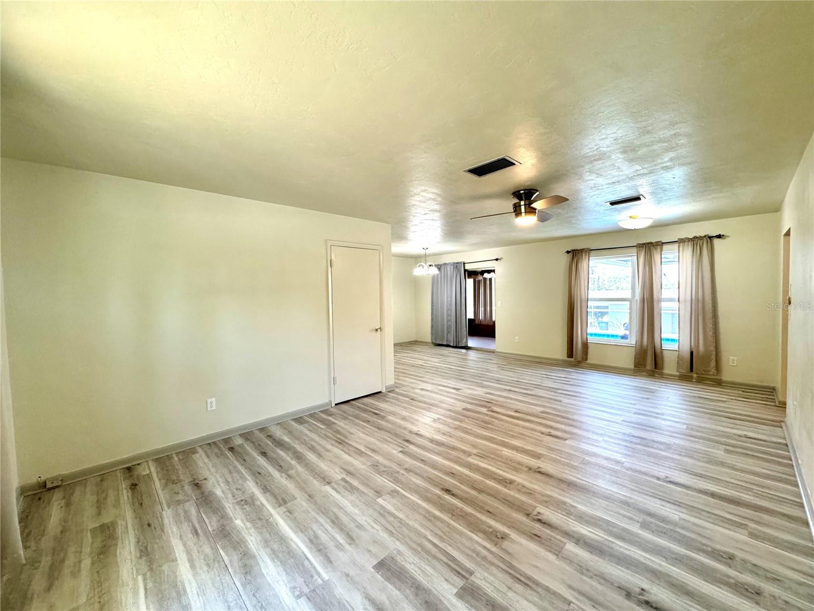 Image 3 of 27 For 1074 Gerona Avenue