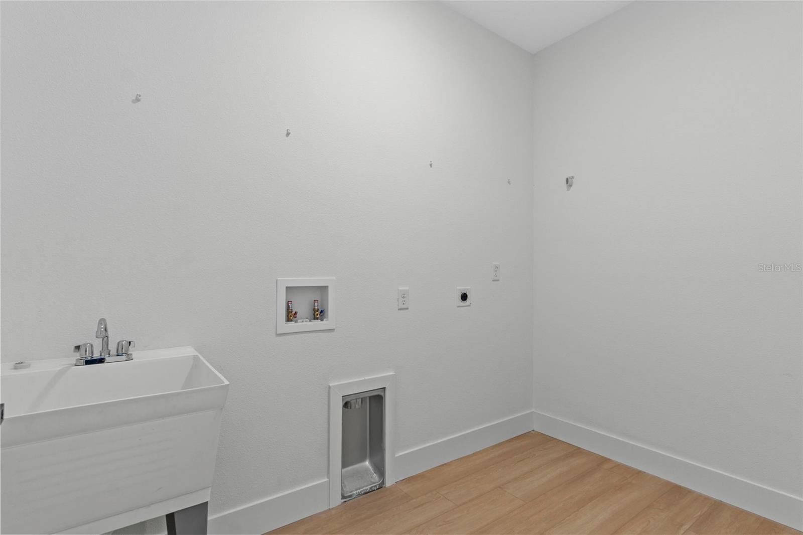 Image 25 of 35 For 7164 Dustin Terrace N