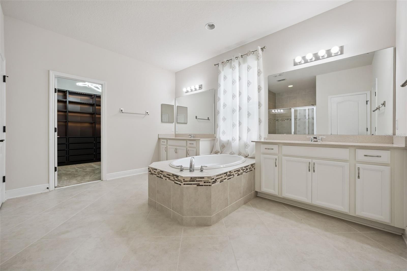 Image 21 of 40 For 12397 Stone Bark Trail