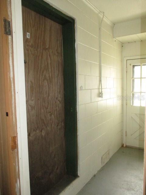 Image 10 of 29 For 1335 Elray Boulevard