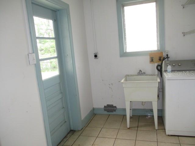 Image 15 of 29 For 1335 Elray Boulevard