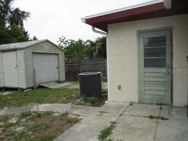 Image 18 of 29 For 1335 Elray Boulevard