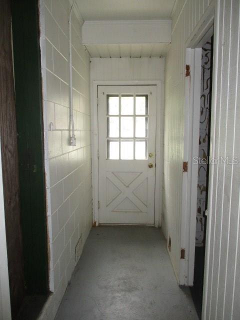 Image 9 of 29 For 1335 Elray Boulevard