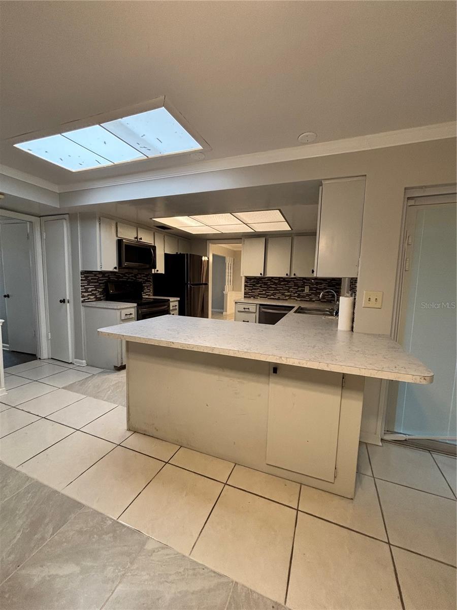 Image 3 of 16 For 2502 Vine Street