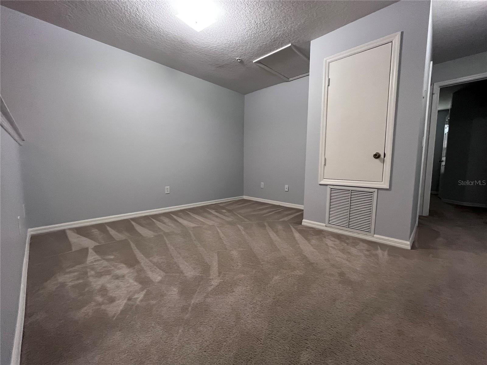 Image 11 of 22 For 6007 Scotchwood Glen 31