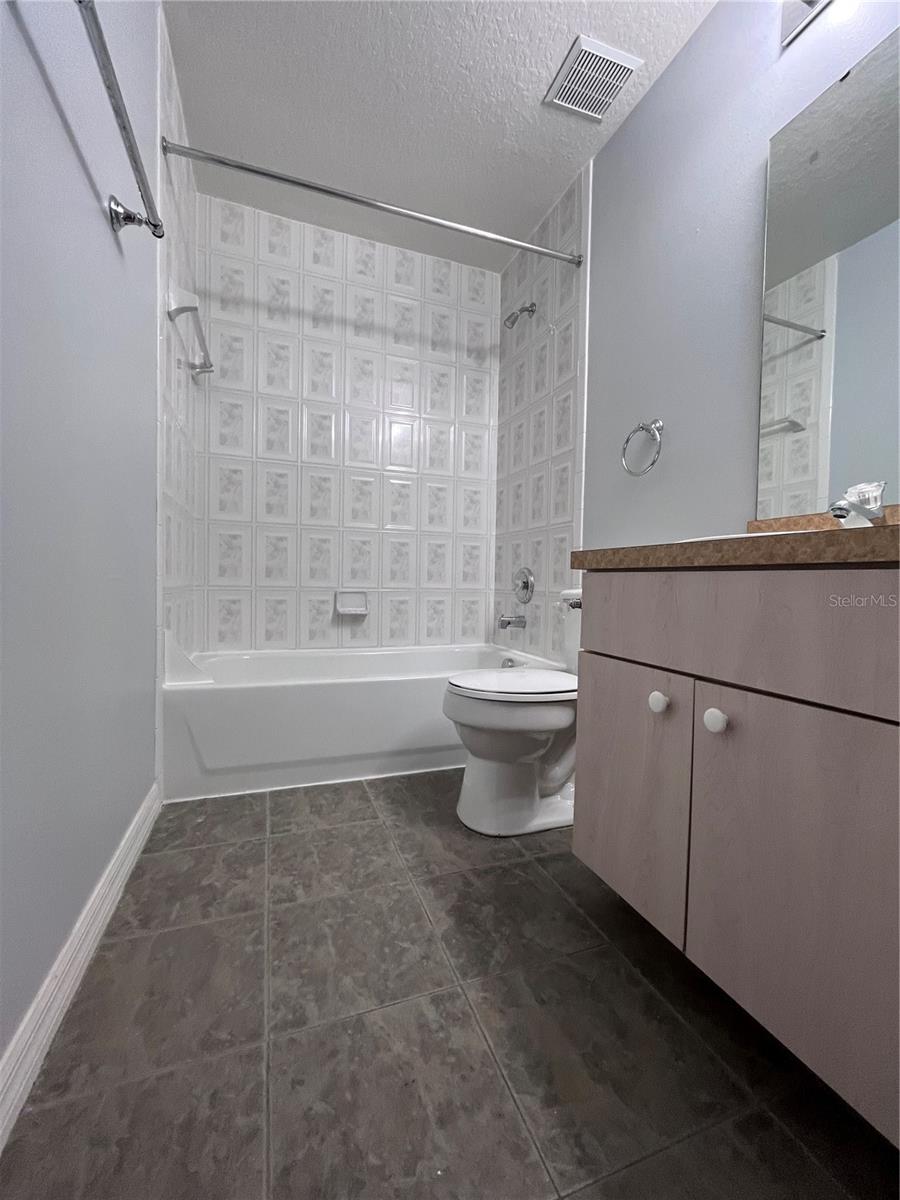 Image 13 of 22 For 6007 Scotchwood Glen 31